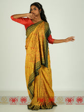 Load image into Gallery viewer, Dhoop - Saree
