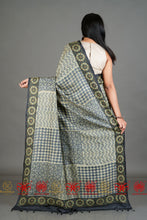 Load image into Gallery viewer, Tiranga - Saree
